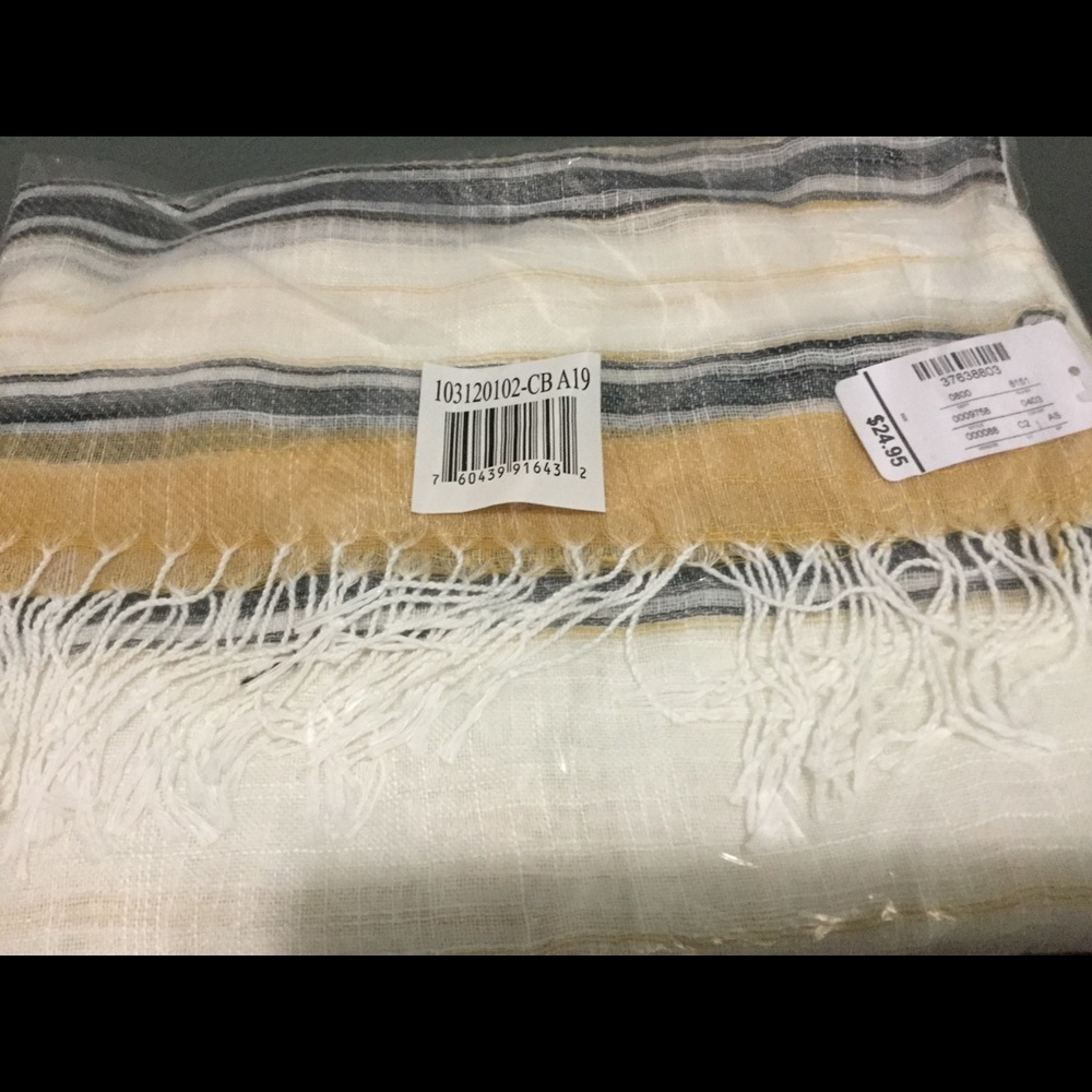 Timeless fringe striped scarf.